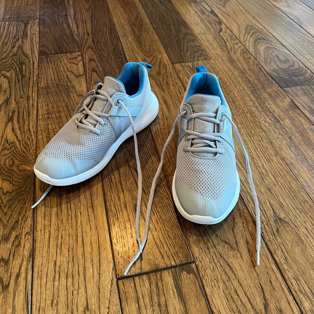 FootJoy Women's FJ Flex Spikeless Golf Shoes, Size 8, Gray/White/Blue
